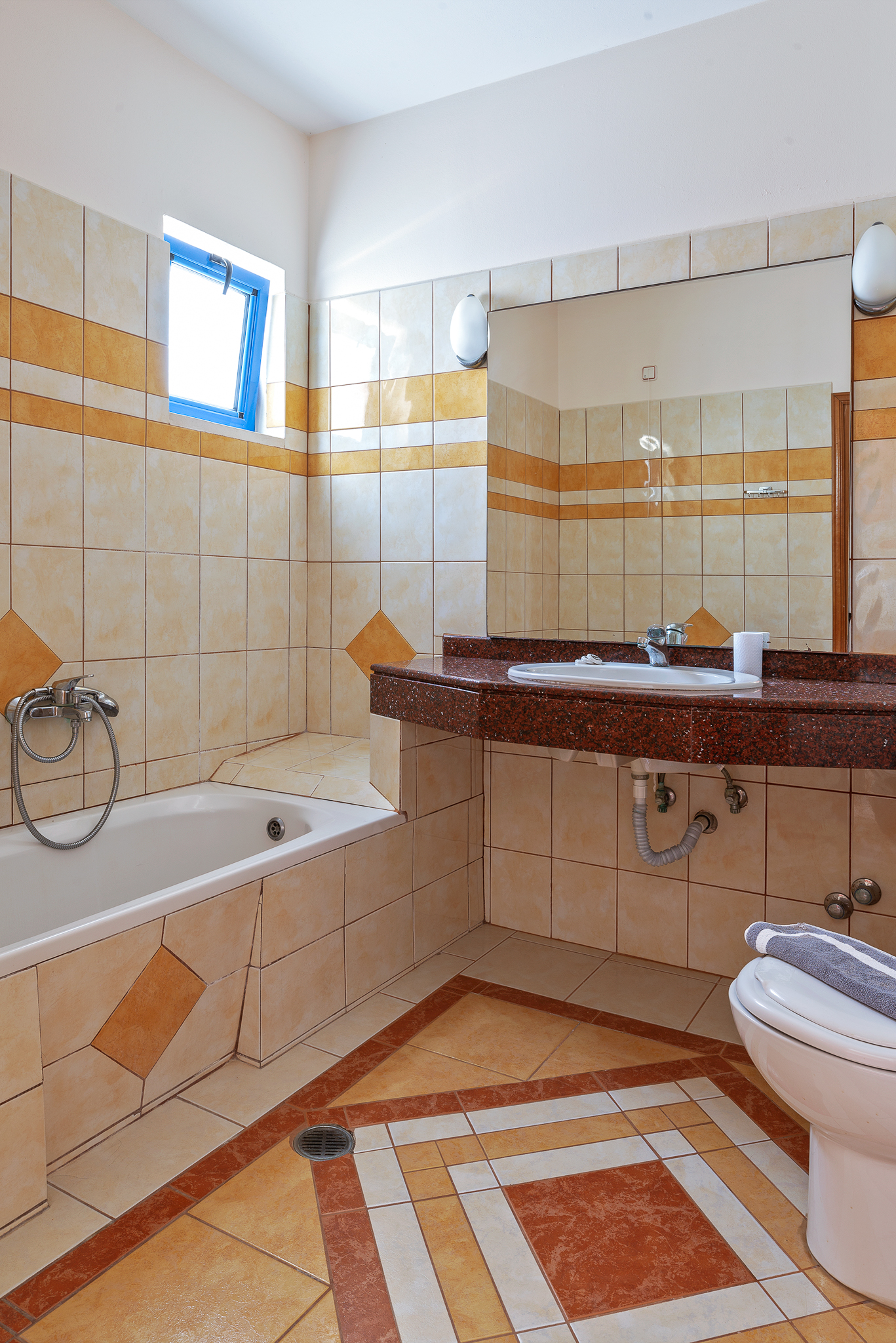 _files/livadia_rooms_gallery/Livadia Beach Apartment (10).jpg